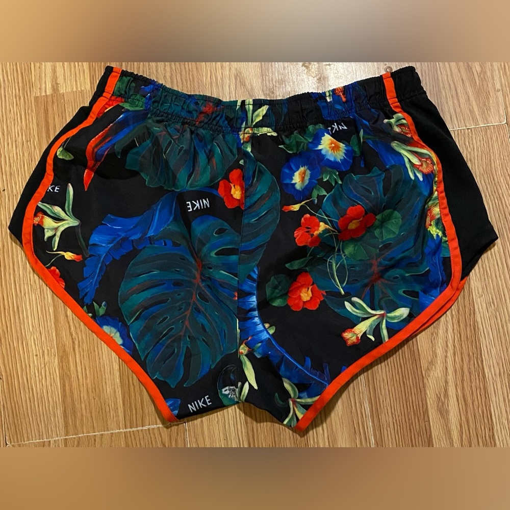 Nike Dri-Fit Women's Tropical Black and Red Shorts - Picture 4 of 4